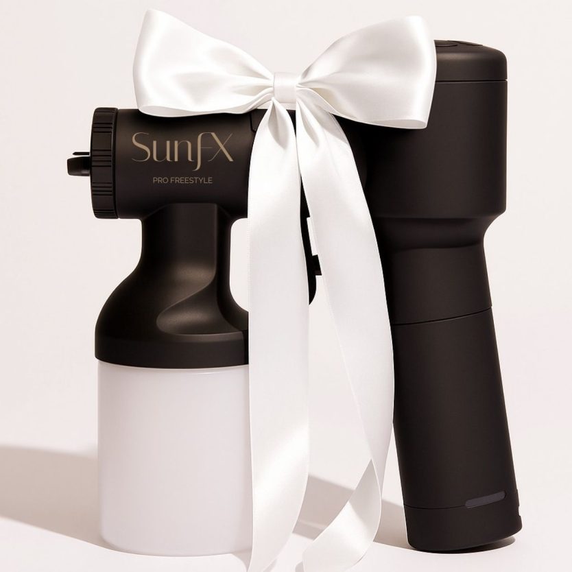 Pro Freestyle Cordless Spray Tan Machine – Holiday Bundle with Free Gifts