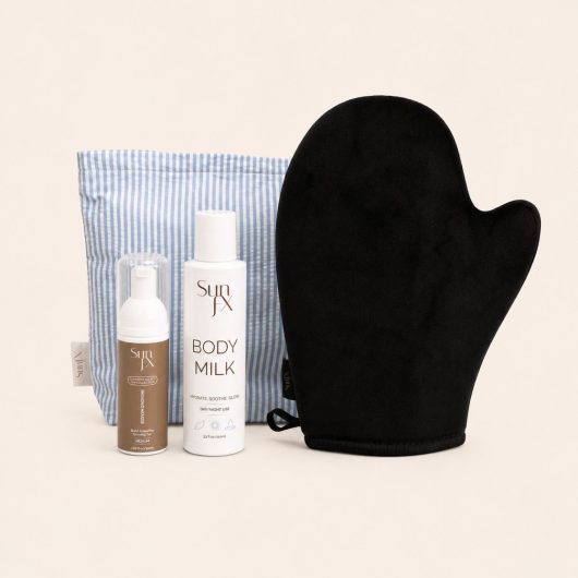 SunFX Self Tan Starter Kit - perfect for a first time beginner self tanner. Mini tanning mousse for travel, hydrating milk to make the tan last and a cute tote and mitt for applying the tanner.